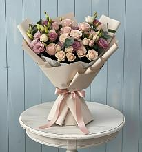 Букет цветов из:  Розы и Лизиантусы в Строителе