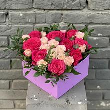 Цветочная композиция из Розы в коробке в Строителе