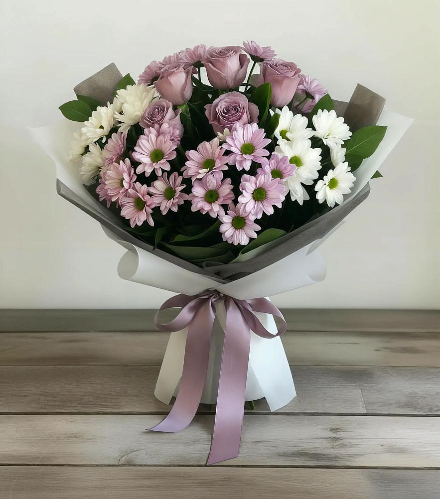 Букет цветов из: Хризантемы и Розы в Строителе