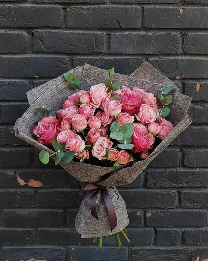 Букет цветов из: Розы в Строителе