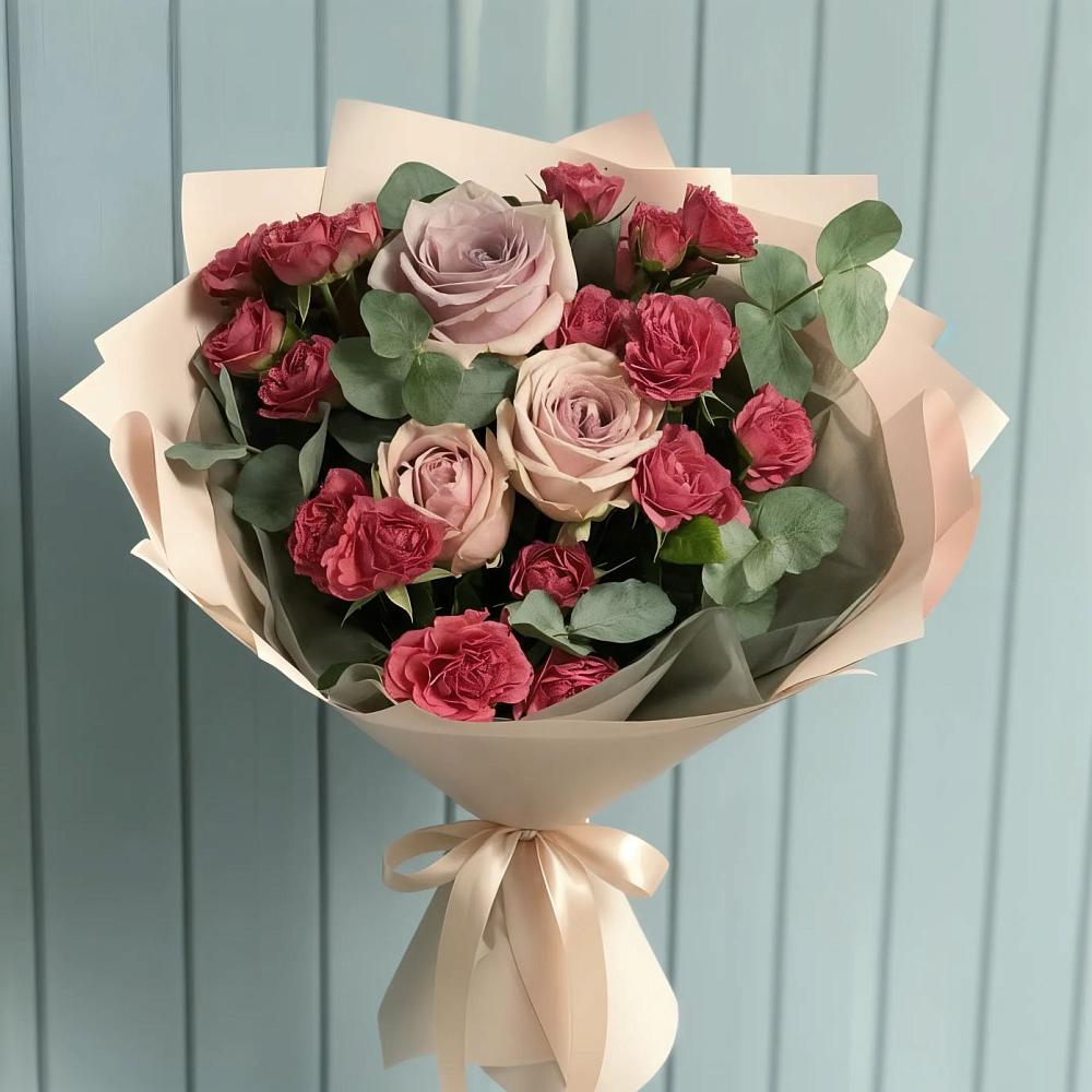 Букет цветов из: Гвоздики и Розы в Строителе