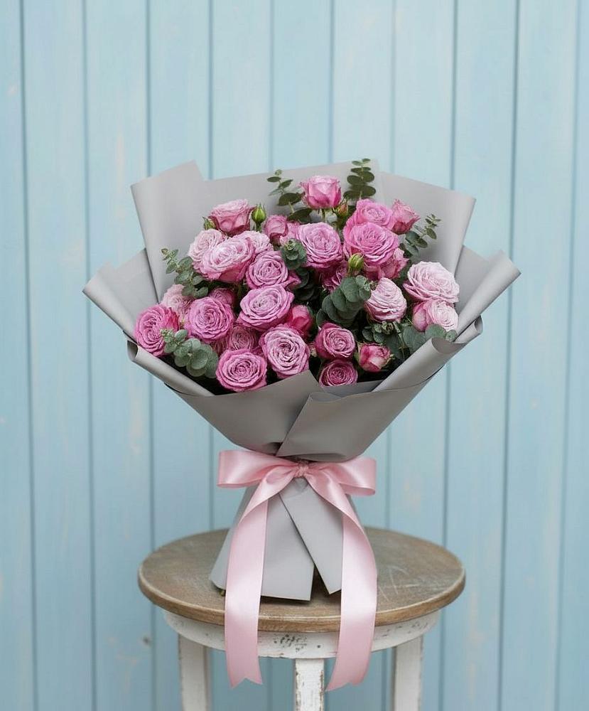 Букет цветов из: Розы в Строителе