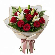 Букет цветов из:  Лилии и Розы в Строителе