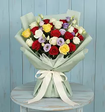 Букет цветов из:  Розы в Строителе