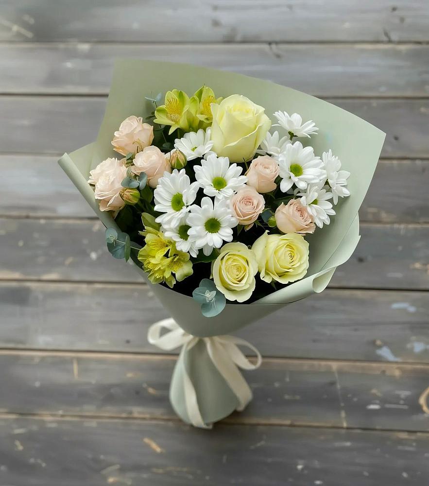 Букет цветов из: Альстромерии, Розы и Хризантемы в Строителе