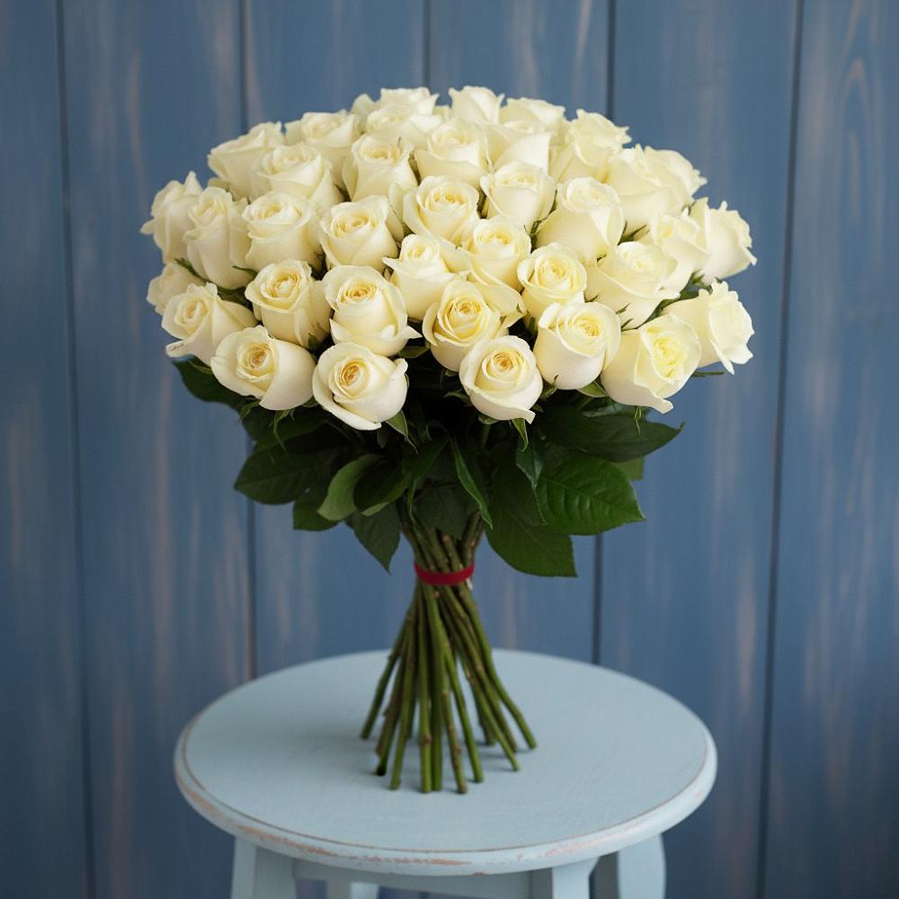 Букет 51 Белая роза Эдлесс Лав в Строителе