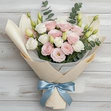 Букет цветов из:  Лизиантусы в Строителе