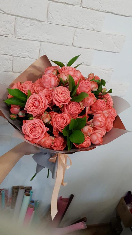 Букет цветов из: Розы в Строителе