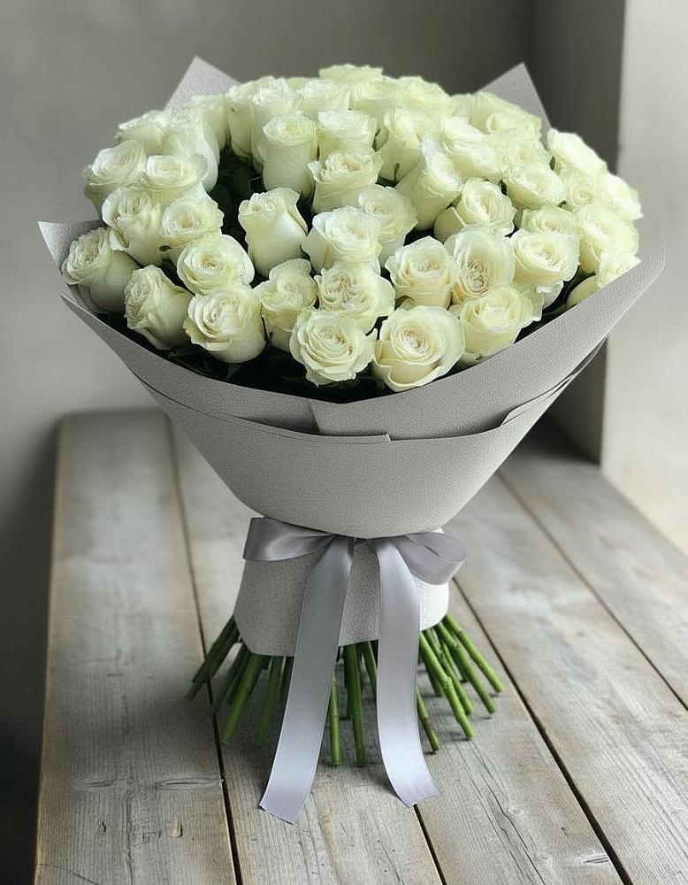 Букет 35 Белых роз в Строителе