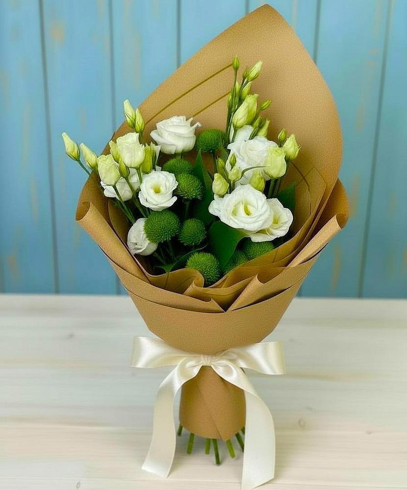 Букет цветов из: Хризантемы и Лизиантусы в Строителе