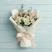 Букет цветов из:  Альстромерии в Строителе