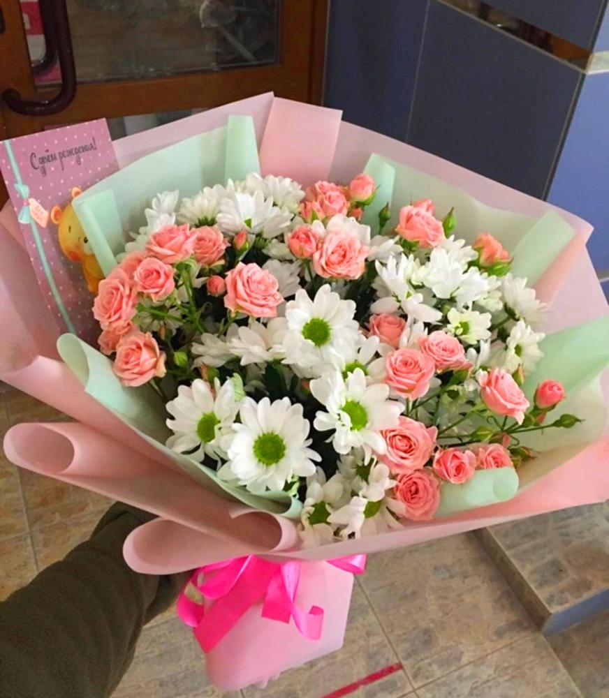 Букет цветов из: Розы и Хризантемы в Строителе