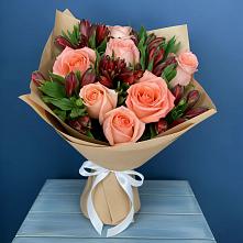 Букет цветов из:  Розы и Альстромерии #REPLACE_PRED# Строителе