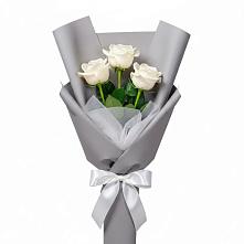 Букет 3 белые розы в Строителе