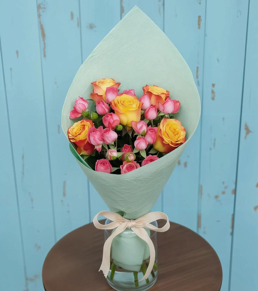 Букет цветов из: Розы в Строителе