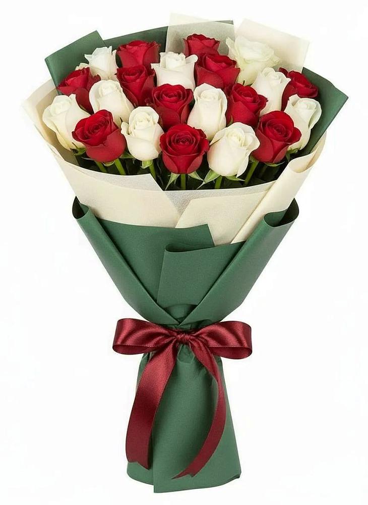 Букет Микс из красных и белых роз в Строителе