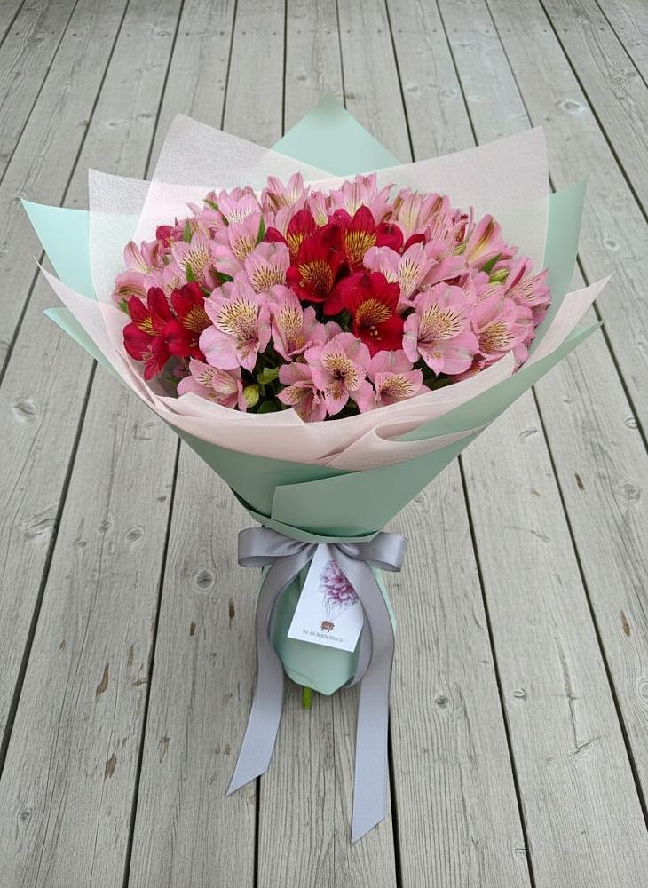 Букет цветов из: Альстромерии в Строителе