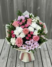 Букет цветов из:  Альстромерии, Гвоздики, Розы и Хризантемы в Строителе