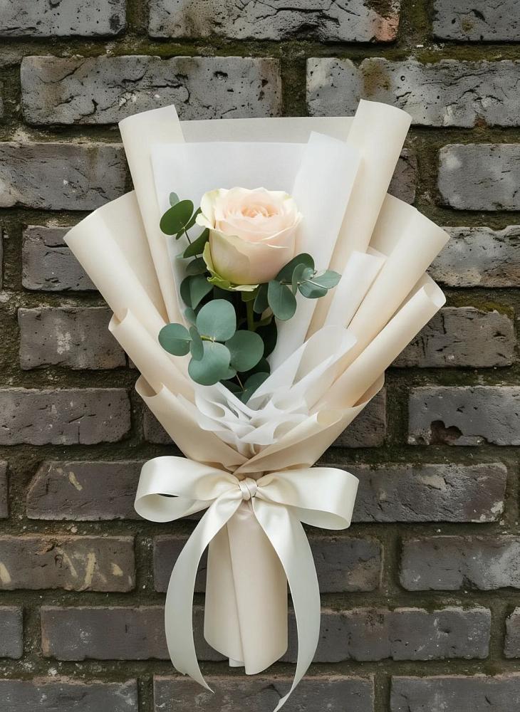 Букет цветов из: Розы в Строителе