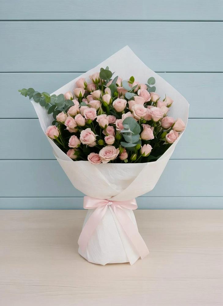 Букет цветов из: Розы в Строителе