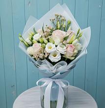 Букет цветов из:  Розы и Лизиантусы #REPLACE_PRED# Строителе