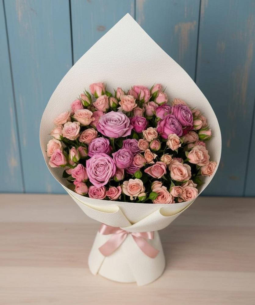 Букет цветов из: Розы в Строителе