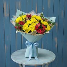 Букет цветов из:  Альстромерии и Хризантемы в Строителе