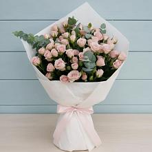 Букет цветов из:  Розы в Строителе