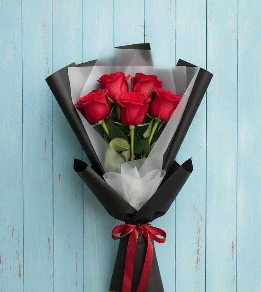 Букет цветов из: Розы в Строителе