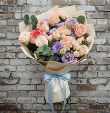 Букет цветов из:  Розы, Лизиантусы и Гвоздики #REPLACE_PRED# Строителе