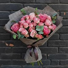 Букет цветов из:  Розы в Строителе