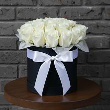 Цветочная композиция из Розы в шляпной коробке #REPLACE_PRED# Строителе