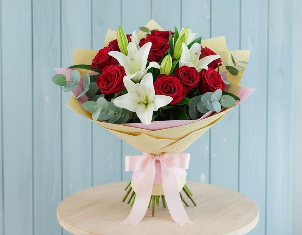 Букет цветов из: Лилии и Розы в Строителе